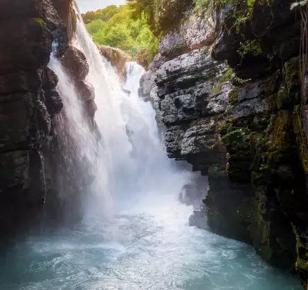 File:Mota Bandeira, waterfalls in Atsabe.jpg - Wikipedia