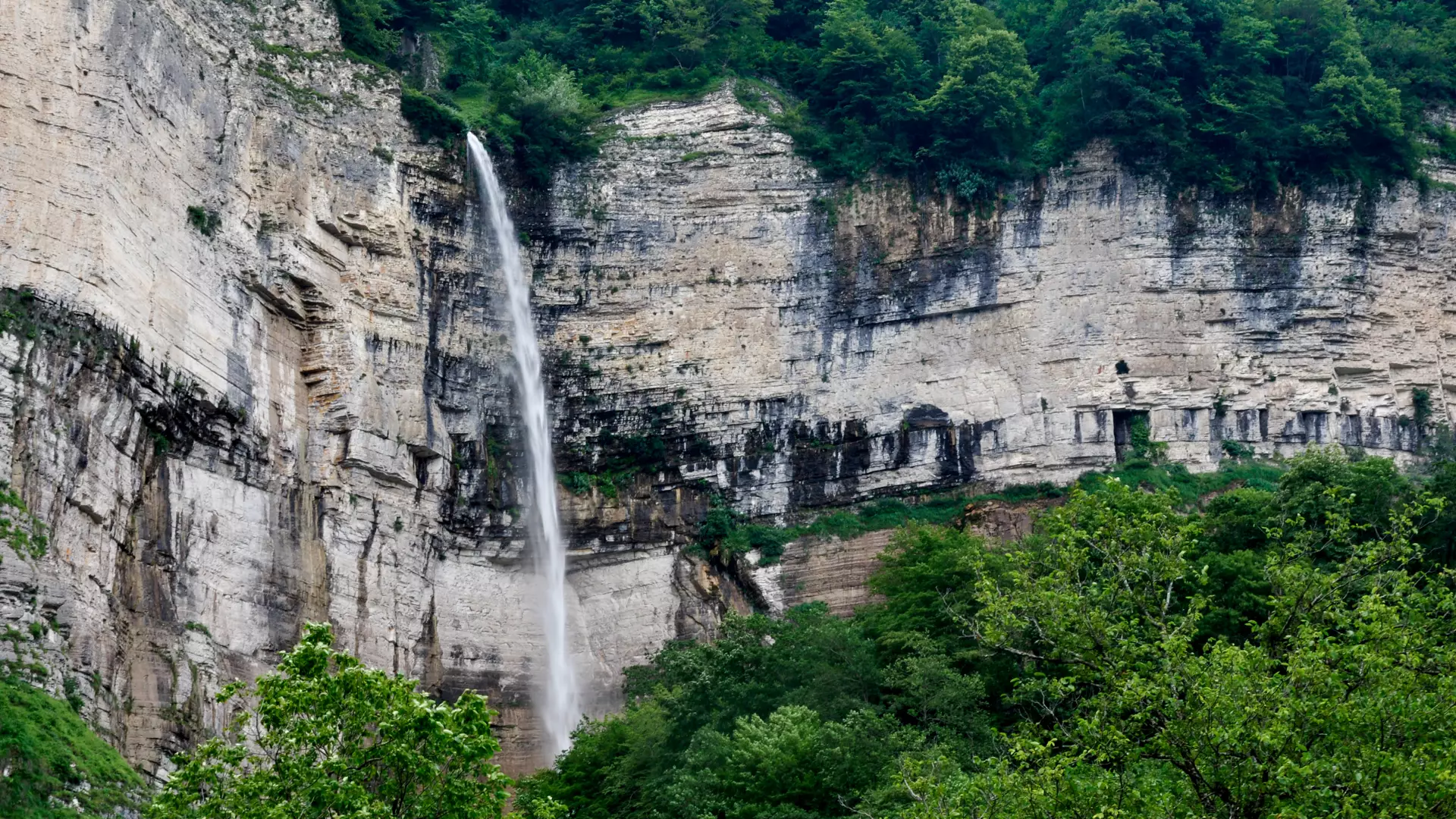 Kinchkha waterfall