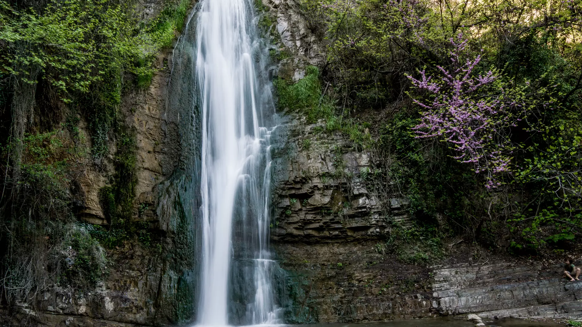 Leghvtakhevi Waterfall