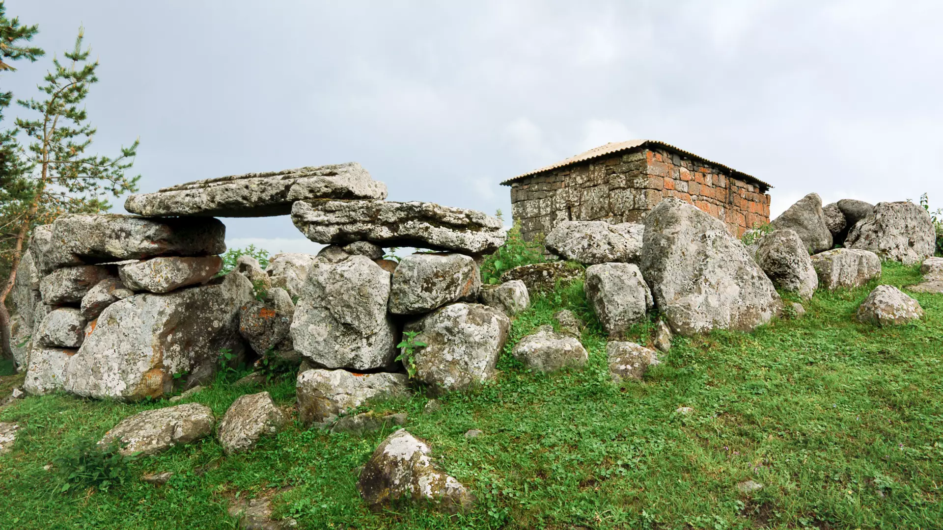Tejisi Megalithic Constructions