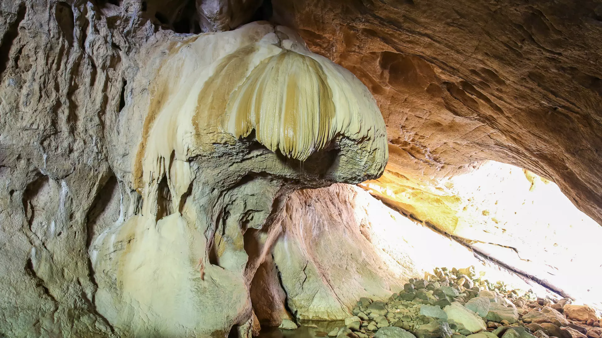 Tsutskhvati Cave - A protected area in Tkibuli Municipality